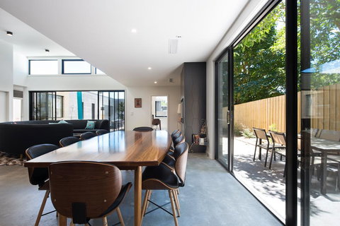 Arenas South - Tourism TAS 1