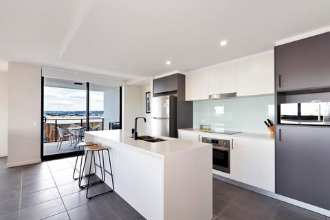 Arise Hedge - Hobart Tourism 2