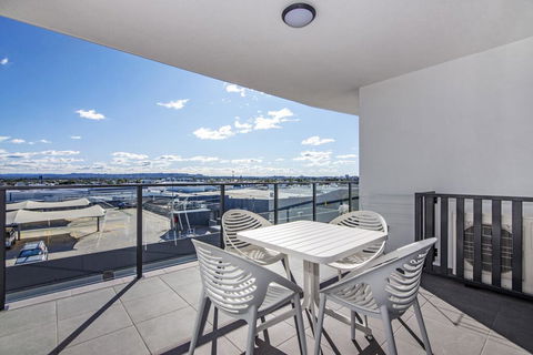 Arise Hedge - Hobart Tourism 1