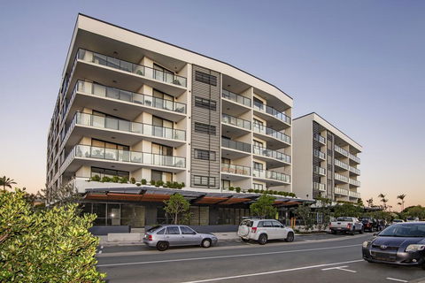 Arise Hedge - Hobart Tourism 0