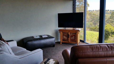 Armalong Winery Chalets - Hobart Tourism 3