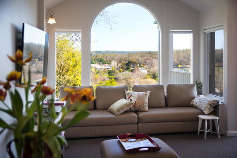 Aroona - Tourism TAS 0