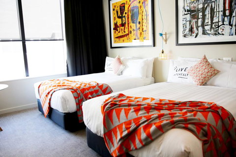 Art Series - The Larwill Studio - Tourism TAS 1