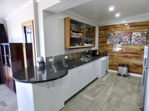 ArtHOUSE Beachfront Accommodation - Tourism TAS 2