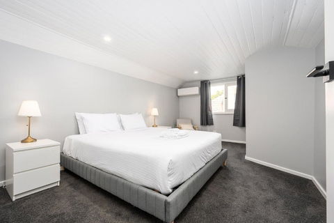 Luxurious House Near Flemington Racecourse - Tourism TAS 3