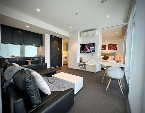 Luxury 2 Bedroom Suite Near Adelaide With A Car Park - Hobart Tourism 3