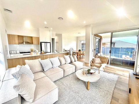 Luxury 6 Bedroom Home In Wilton - Hobart Tourism 0