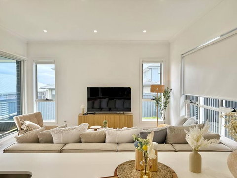Luxury 6 Bedroom Home In Wilton - Hobart Tourism 1