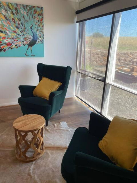 Luxury Barn With Stunning Views - Hobart Tourism 3