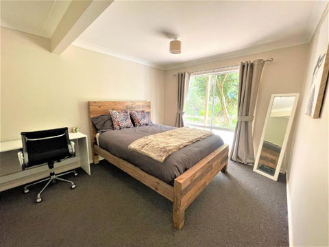 Luxury Mountain Retreat With Gym, Heated Private Pool & Bush Views - Hobart Tourism 0