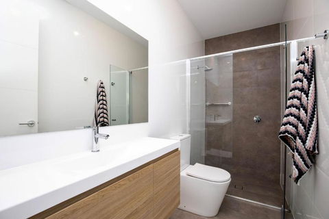 Luxury Private Ensuite Room Close To Airport,City, Genelg Beach - Hobart Tourism 1
