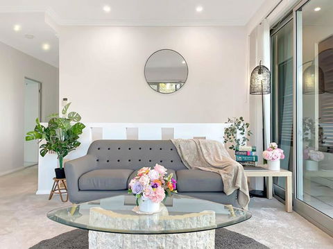 Luxury Retreat Sydney Airport Direct Train Line - Hobart Tourism 1