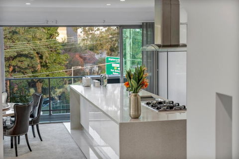 Luxury Retreat Sydney Airport Direct Train Line - Hobart Tourism 2
