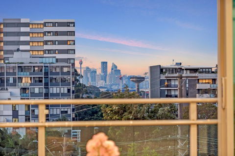 Luxury Retreat Sydney Airport Direct Train Line - Hobart Tourism 0