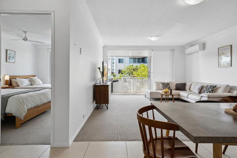 Luxury Stays Varsity-Robina-Bond - Hobart Tourism 3