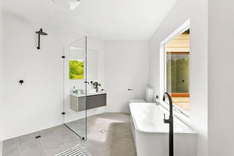 MANHATTAN STYLE 3 STORY LUXURY IN ST PETERS - Tourism TAS 3