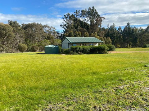 Manyat Peak Cottages Boobook - Hobart Tourism 2
