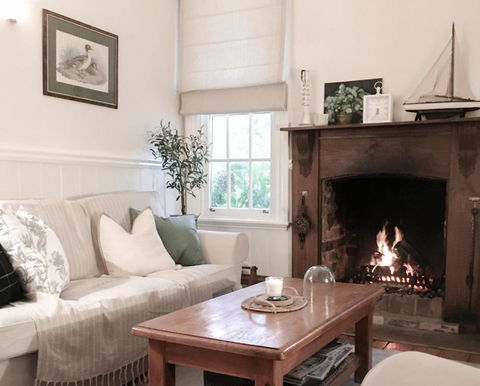 MARIGOLD COTTAGE Charming 1870s Central Daylesford Cottage - Tourism TAS 2