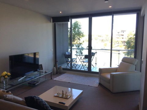 Marina View Apartment On The Maribyrnong River, Melbourne - Tourism TAS 3