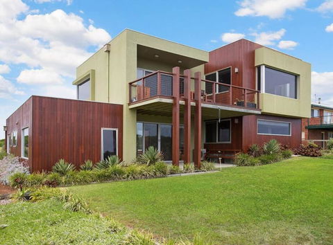 Martyrs Lookout - Luxury Accommodation - Hobart Tourism 0