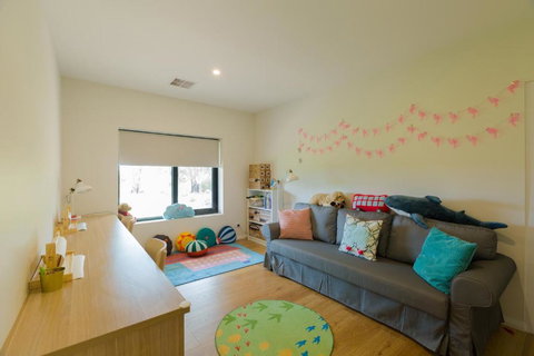 Mattner House Family Vacation Resort - Hobart Tourism 0