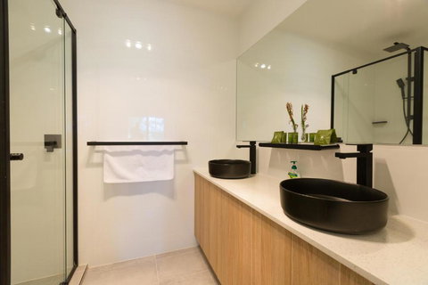 Mattner House Family Vacation Resort - Hobart Tourism 2