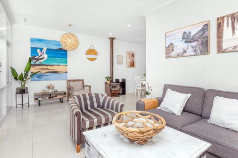 Maylands Coastal Vibes - Hobart Tourism 0