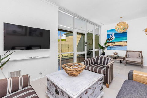 Maylands Coastal Vibes - Hobart Tourism 2