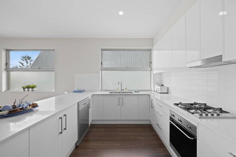 Meander - Port Noarlunga South - C21 SouthCoast Holidays - Hobart Tourism 3