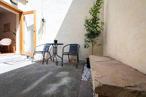 MELVINGTON BOUTIQUE APARTMENT IN HOBART CBD O - Tourism TAS 1