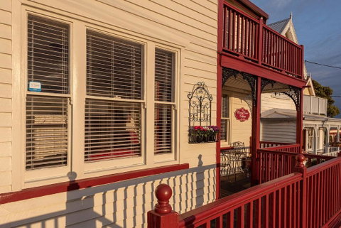 Mersey River Cottage ( Cir 1888) Central Location With Amazing Ocean And Habour Views. - Tourism TAS 3