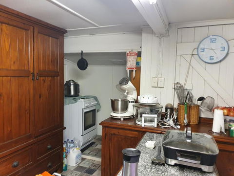 Meyenburg Dorm Room - Hobart Tourism 3