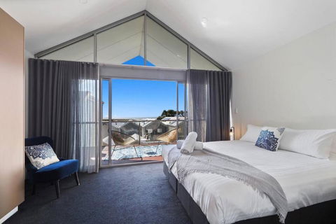 Milieu At Seine - Hobart Tourism 1