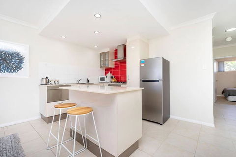 Modern Midland Retreat 2br 1 Bth - Hobart Tourism 0