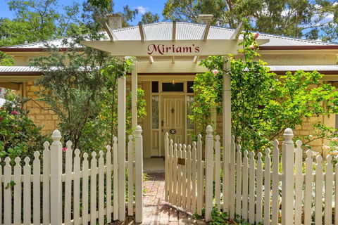 Miriams Cottage - Hobart Tourism 0