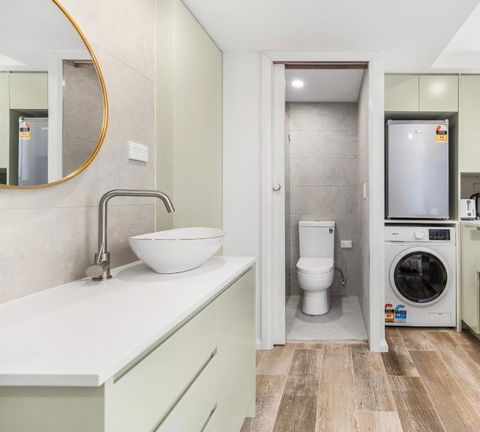 Modern Studio, Minutes To Ferry, City, CBD - Tourism TAS 3