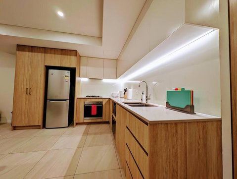 Modern 2 Bedroom Apartment Close To All Amenities! - Tourism TAS 2