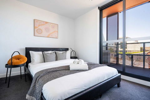 Modern 2B Apartment With City Views - Tourism TAS 1