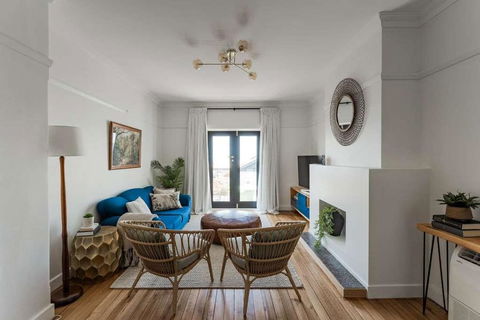 Modern 3-Bed Coastal Escape - Tourism TAS 3