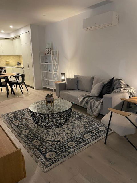 Modern Apartment On Courtney-02594 - Hobart Tourism 1