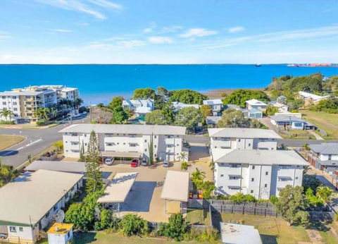 Modern Beach Apartment - Tourism TAS 0
