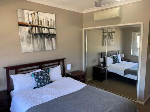 Modern Beach Apartment - Tourism TAS 2