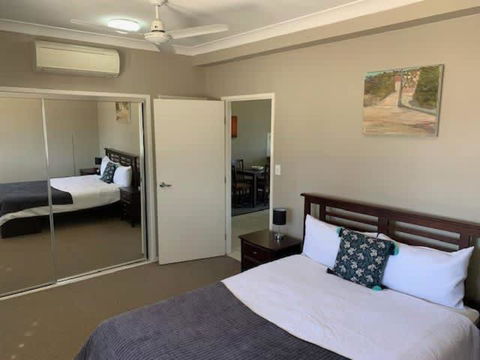 Modern Beach Apartment - Tourism TAS 3