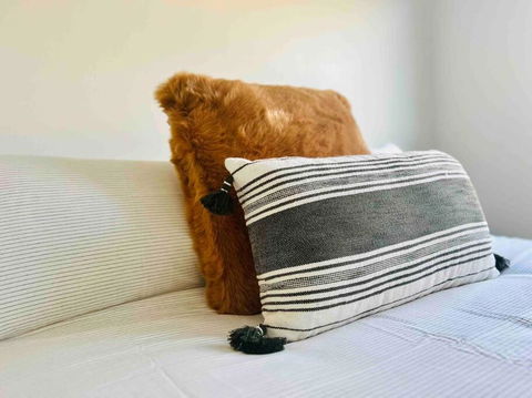 Modern Family Friendly Ipswich Home - Hobart Tourism 3
