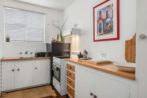 Modern City-Fringe Apartment In New Town - Hobart Tourism 3
