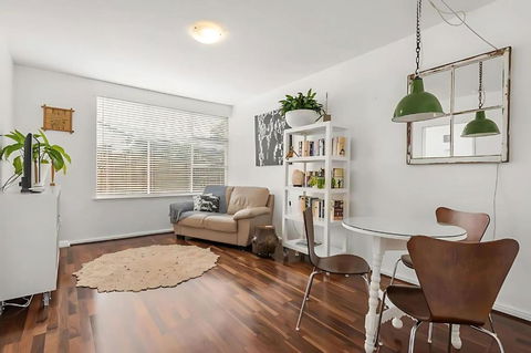 Modern City-Fringe Apartment In New Town - Hobart Tourism 2