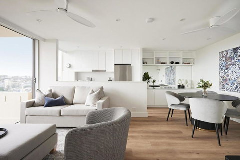 Modern Glamour I90 - Tourism TAS 3