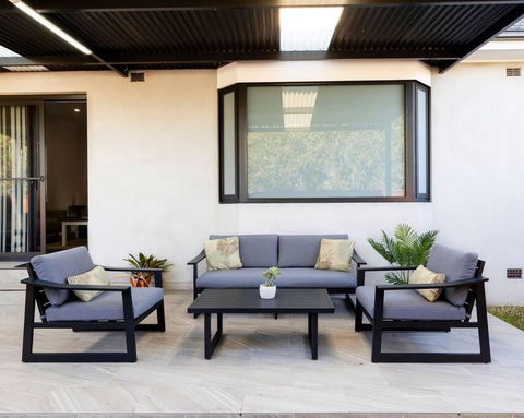 Modern Home In The Heart Of Bankstown - Tourism TAS 1