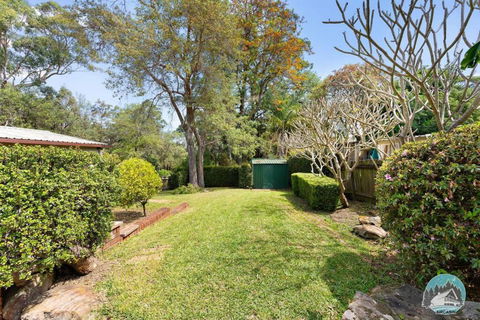 Modern House With Spacious Backyard In Telopea - Tourism TAS 3