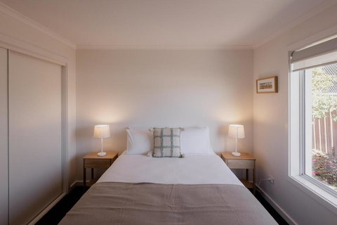 Modern Refurbished Unit In Charming Bellerive - Tourism TAS 3